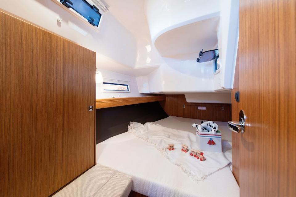Bavaria Cruiser 37 (19)