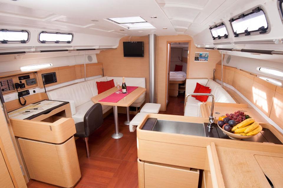 Beneteau First 45 (9)