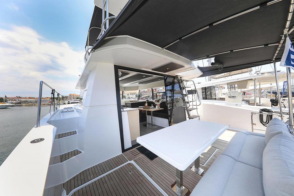 Motor Catamaran Fountaine Pajot MY 37 (10)