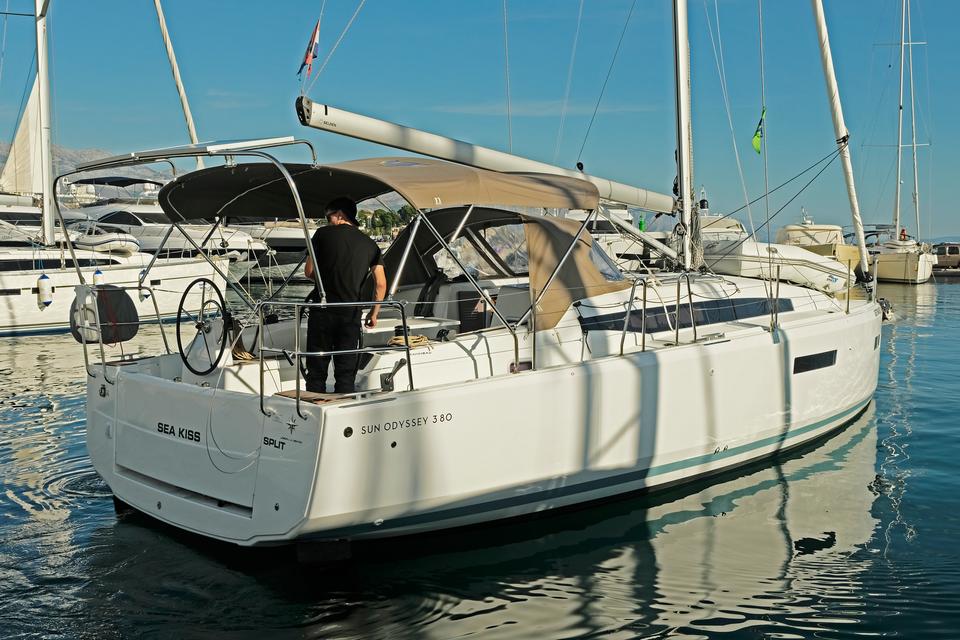 Jeanneau Sun Odyssey 380 (6)
