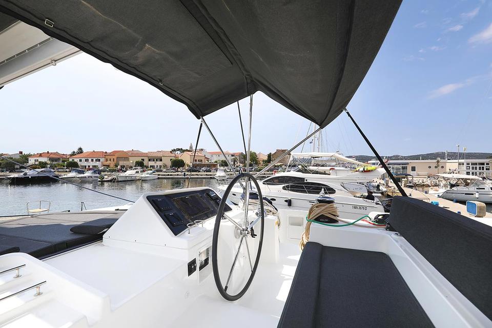 Lagoon 450 F (8)