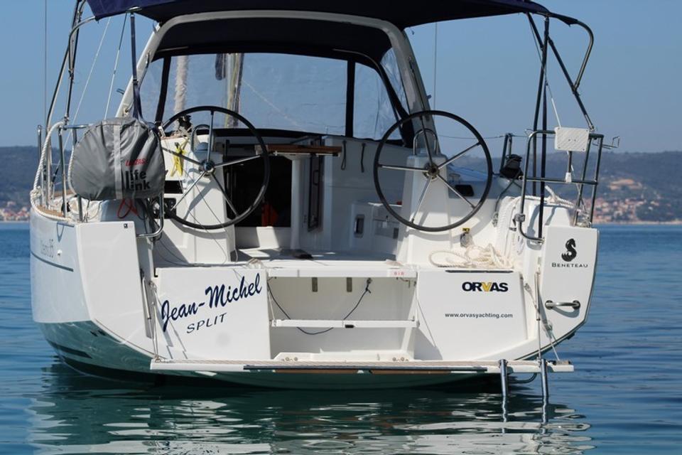 Beneteau Oceanis 35 (7)