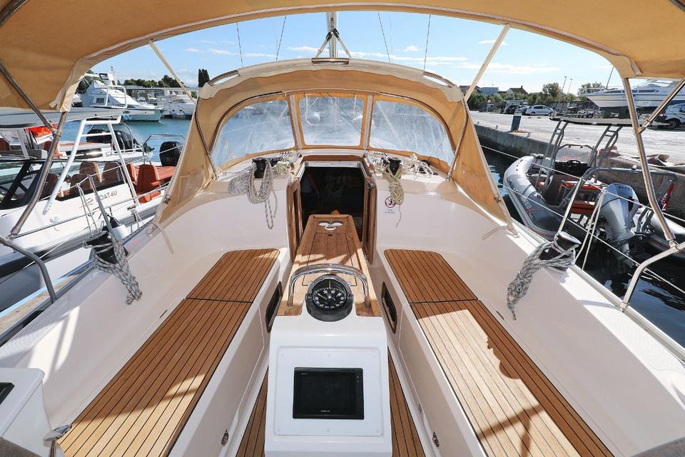 Bavaria Cruiser 37 (7)