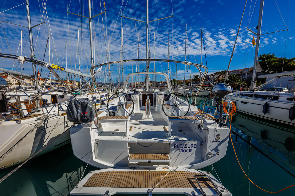 Beneteau Oceanis 38.1