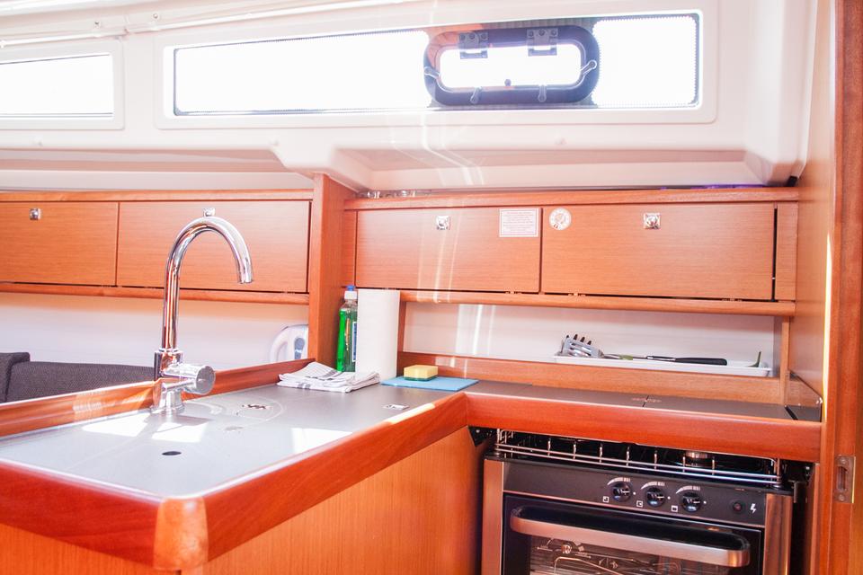 Bavaria Cruiser 34 (6)