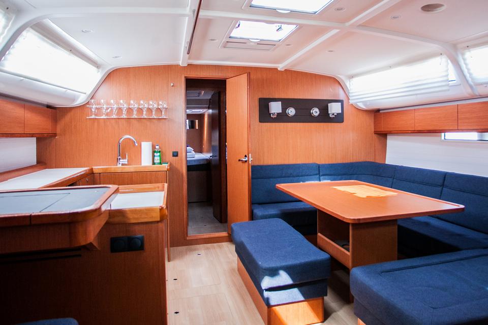 Bavaria Cruiser 51 (2)