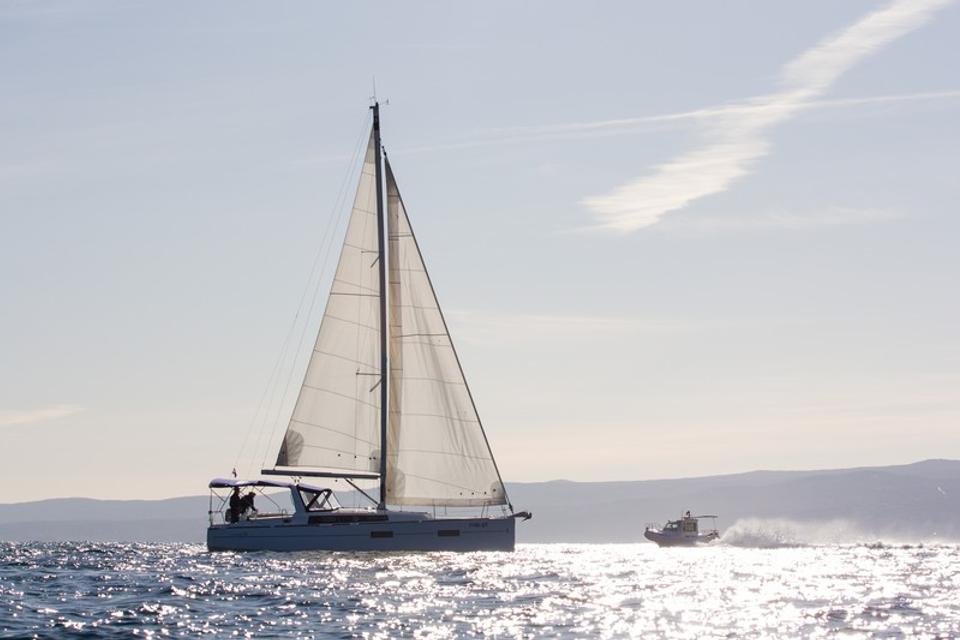 Beneteau Oceanis 38 (4)