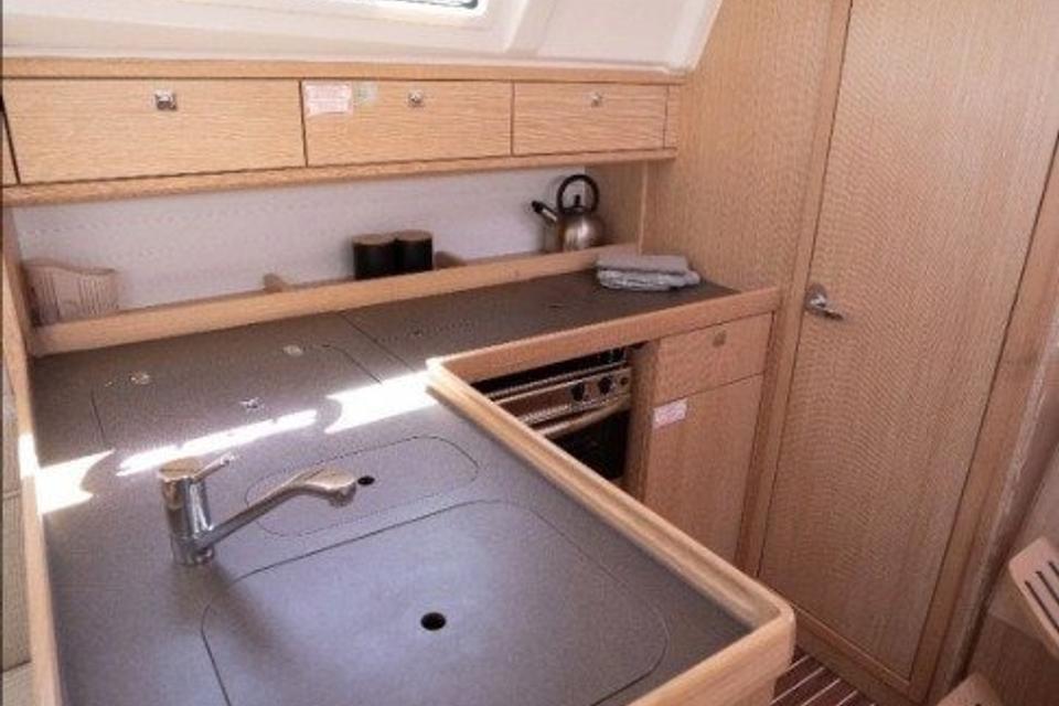 Bavaria Cruiser 37 (4)
