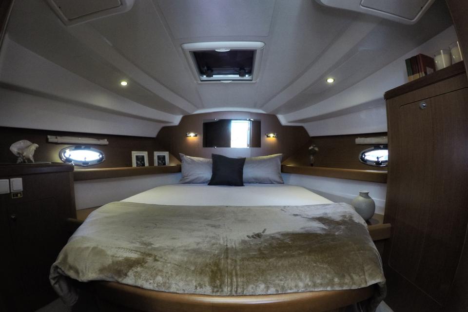 Beneteau Antares 30 Fly (10)