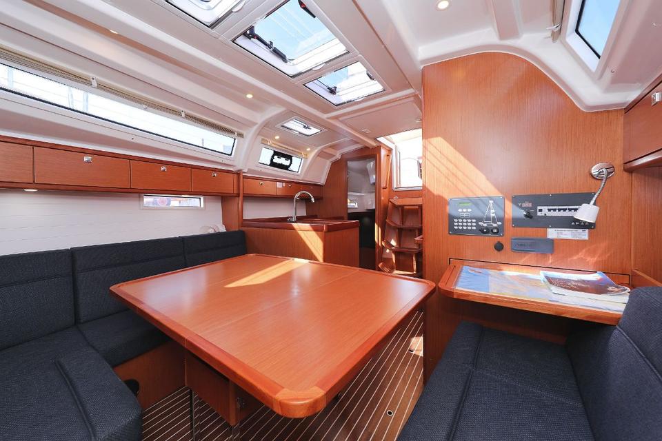 Bavaria Cruiser 37 (35)