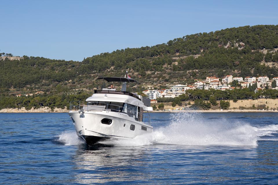 Beneteau Swift Trawler 41 (12)