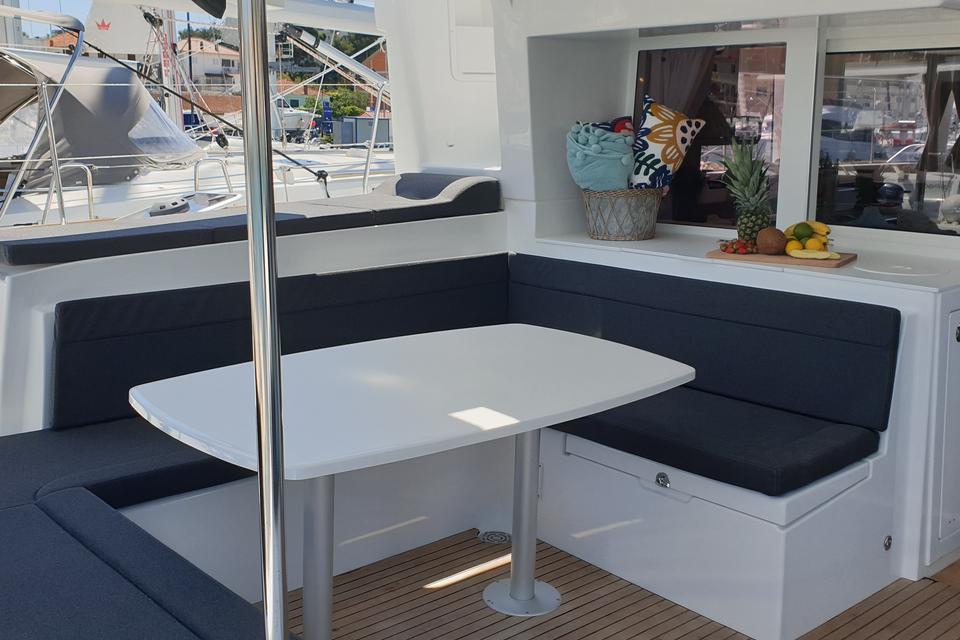 Lagoon 450 F (4)