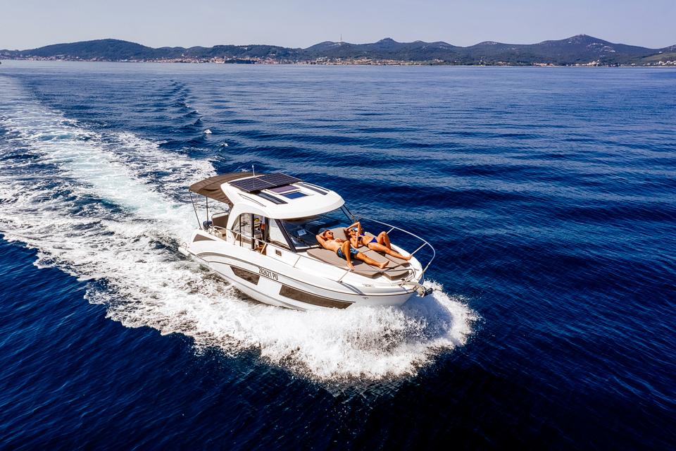 Beneteau Antares 9 (3)