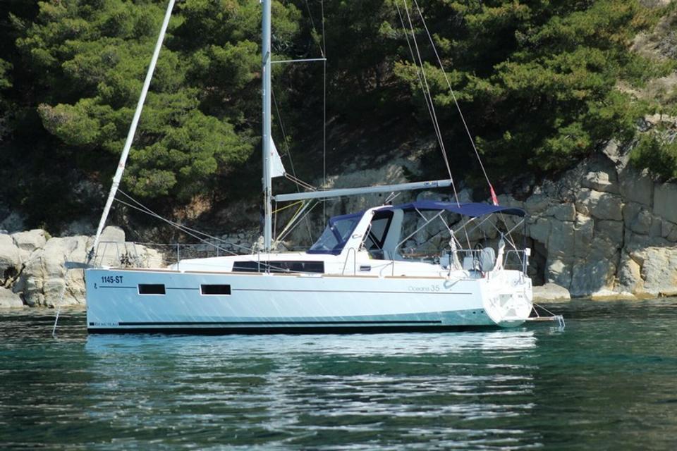 Beneteau Oceanis 35 (2)
