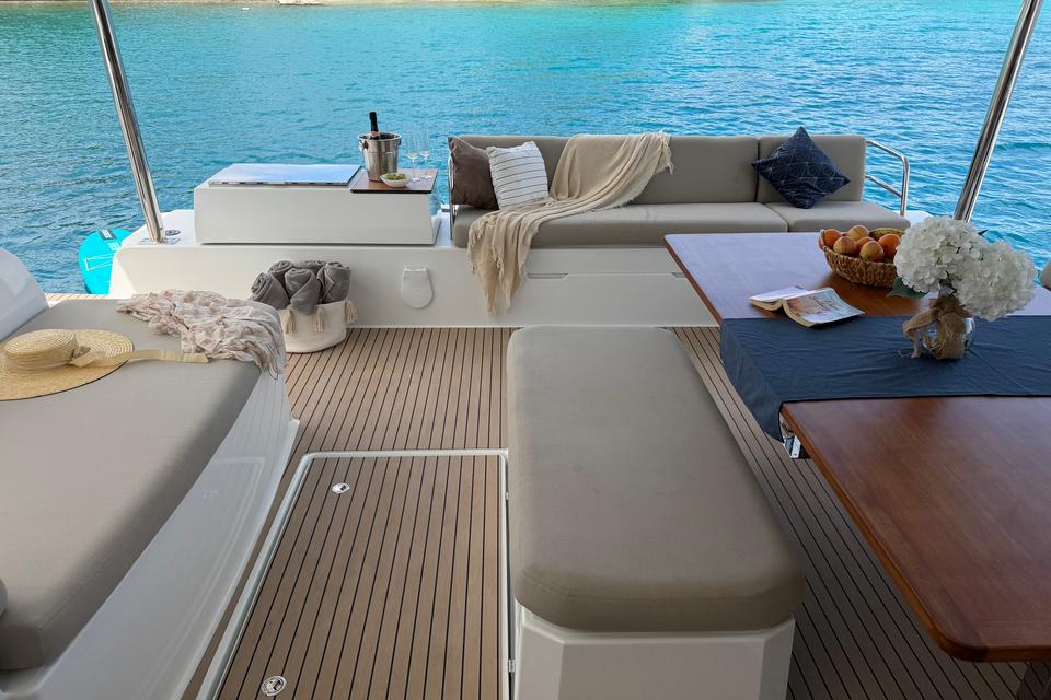 Fountaine Pajot Aura 51 (3)