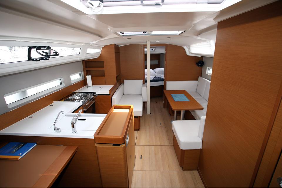 Jeanneau Sun Odyssey 410 (2)