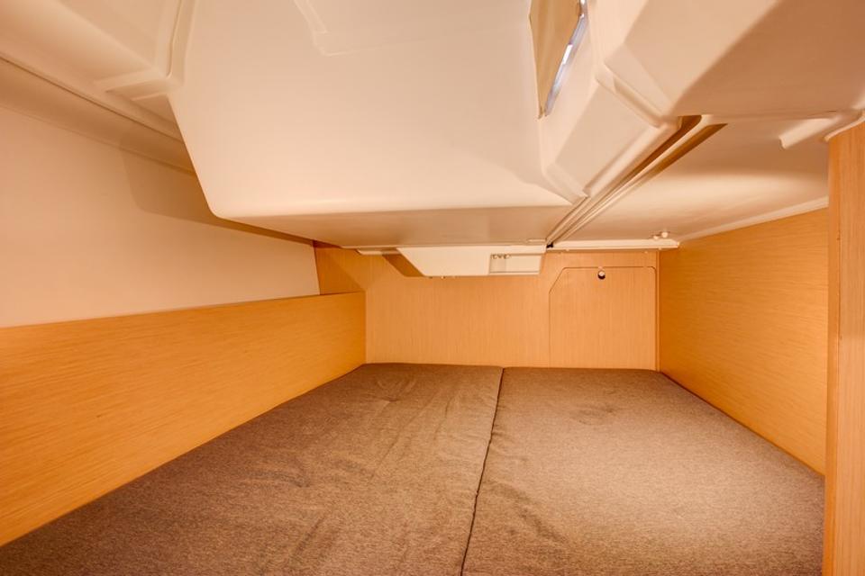 Beneteau Oceanis 38 (9)