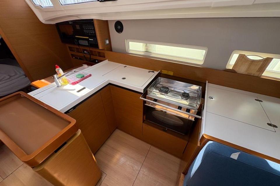 Jeanneau Sun Odyssey 410 (11)