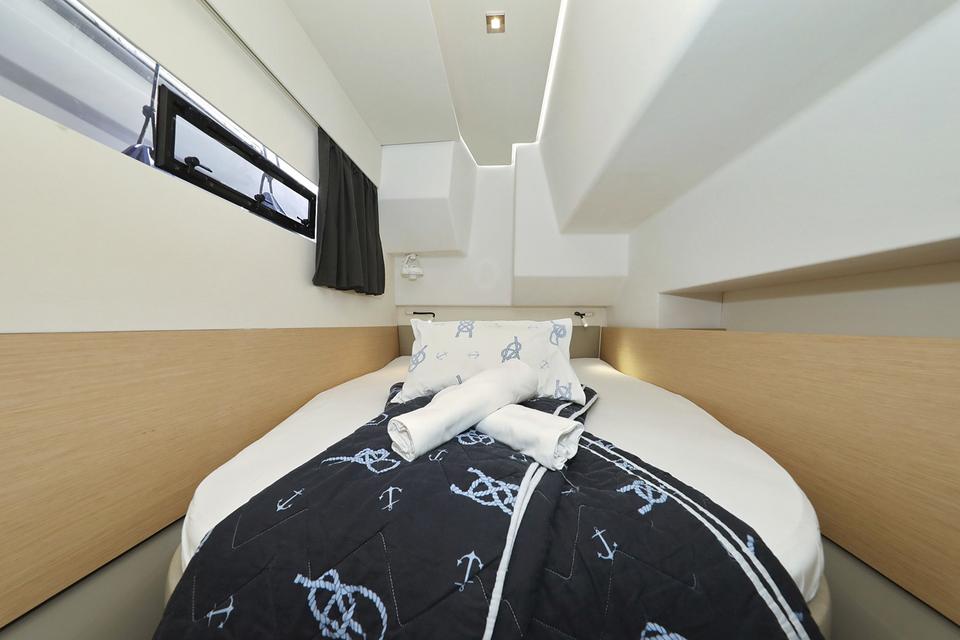 Motor Catamaran Fountaine Pajot MY 37 (22)