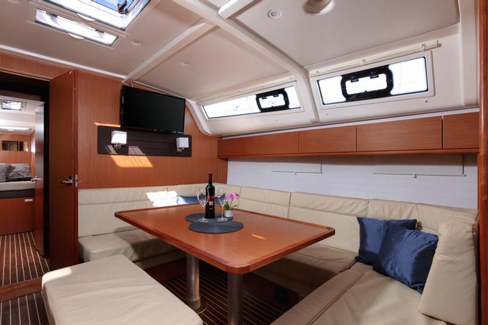 Bavaria Cruiser 51 (2)