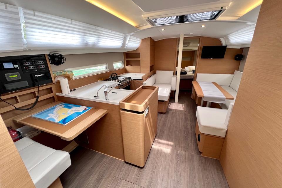 Jeanneau Sun Odyssey 410 (2)