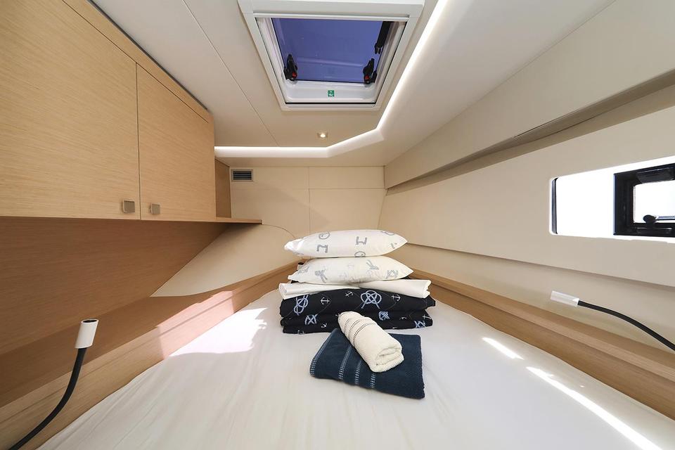 Motor Catamaran Fountaine Pajot MY 37 (31)