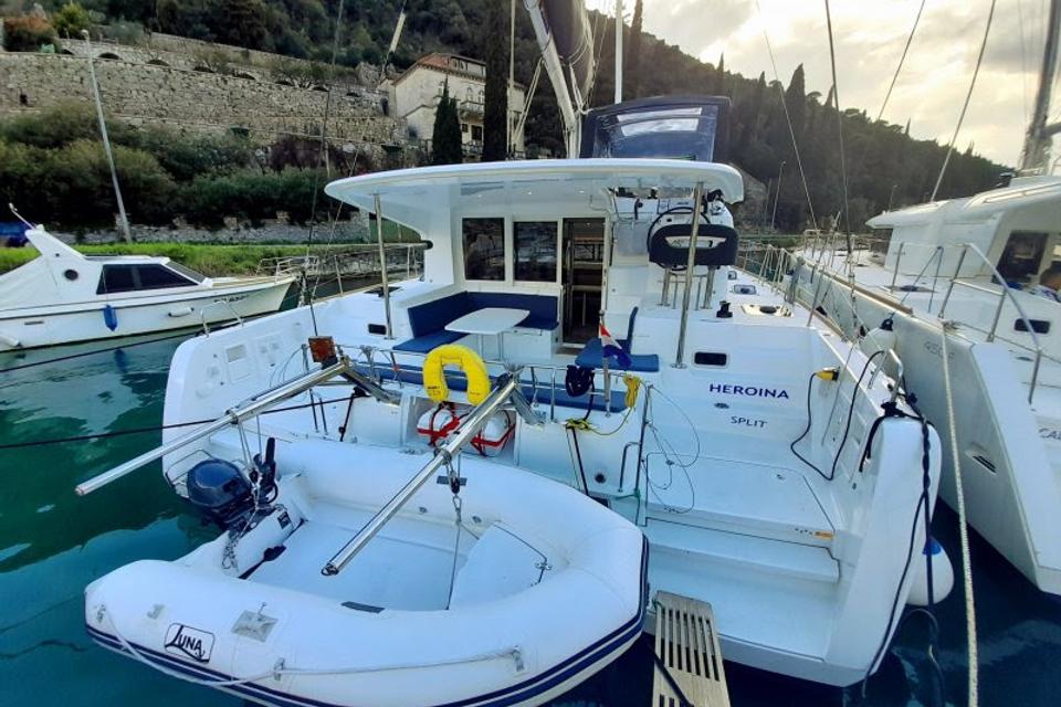Lagoon 40 (14)