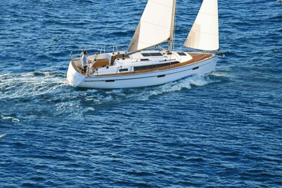 Bavaria Cruiser 37 (3)