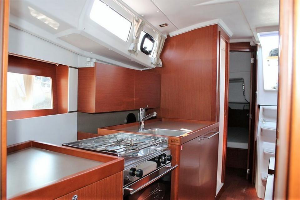 Beneteau Oceanis 35 (3)
