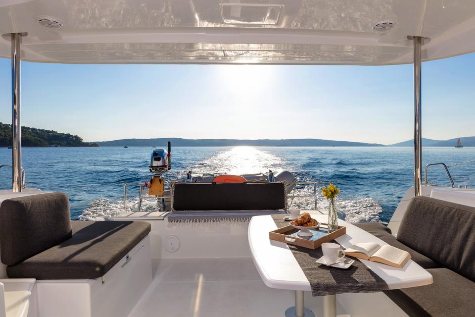 Lagoon 40 (8)