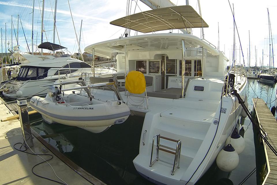 Lagoon 450 (4)