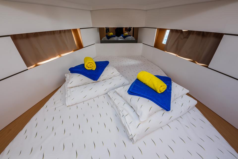 Beneteau Oceanis 38.1 (11)