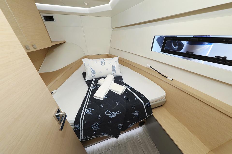 Motor Catamaran Fountaine Pajot MY 37 (25)