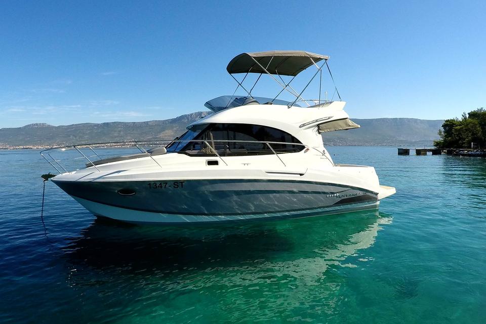 Beneteau Antares 30 Fly (5)