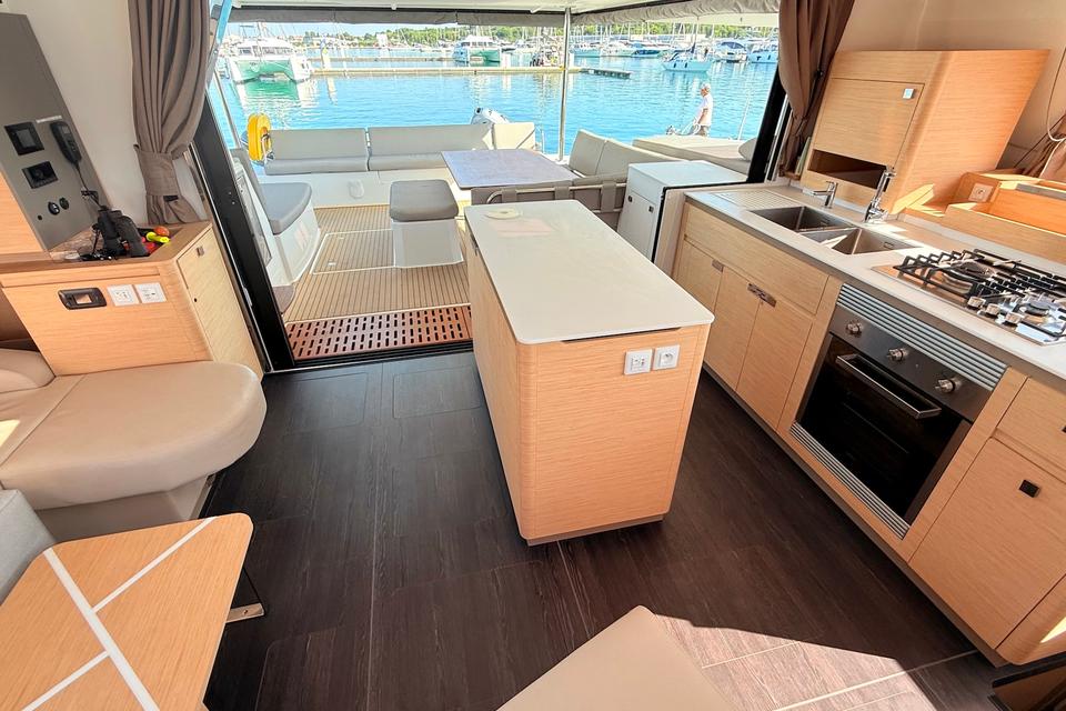 Fountaine Pajot Aura 51 (24)
