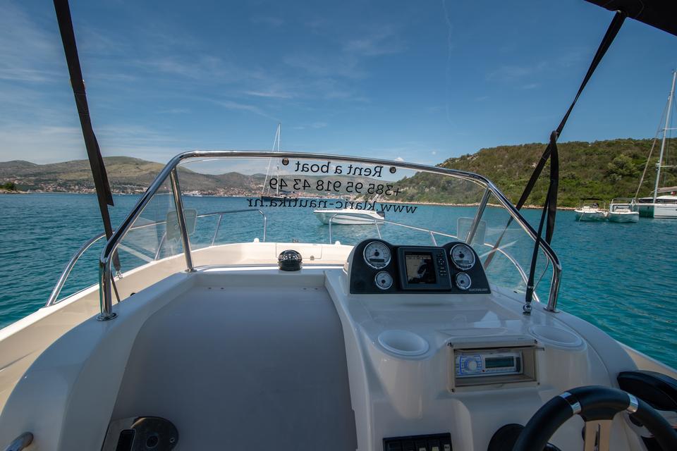 Quicksilver 675 Open (4)