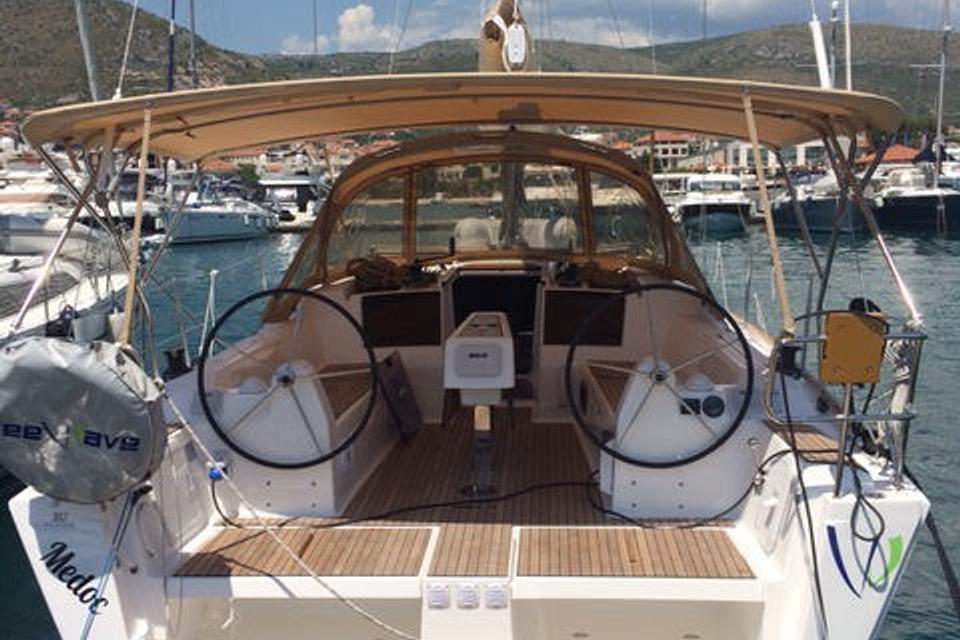 Dufour 382 GL (5)