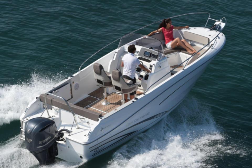 Jeanneau Cap Camarat 7.5 CC (5)