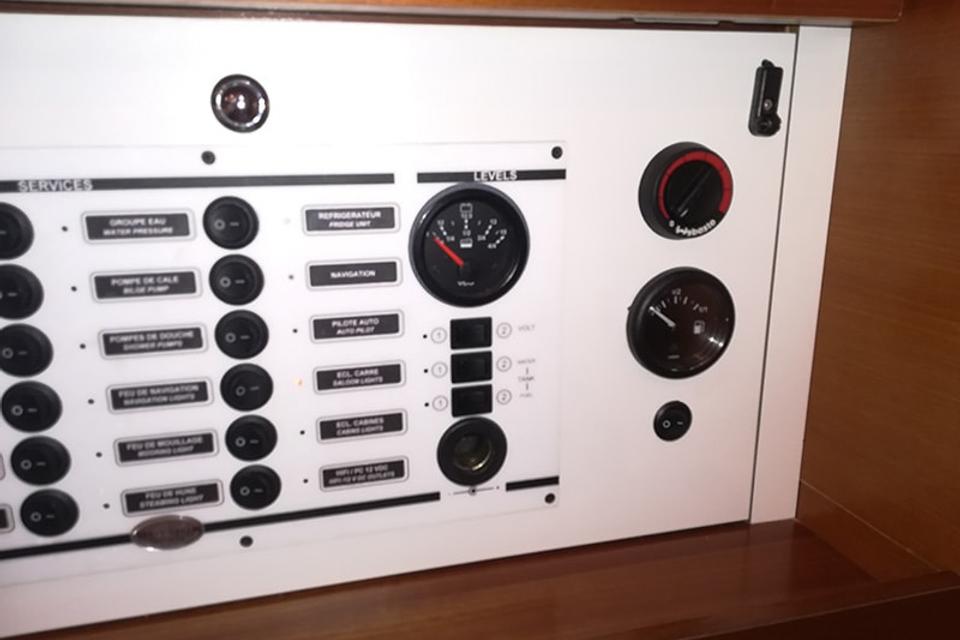 Dufour 335 Grand Large (4)