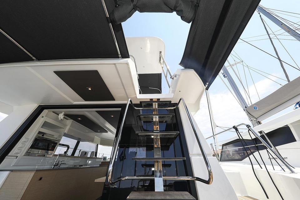 Motor Catamaran Fountaine Pajot MY 37 (13)