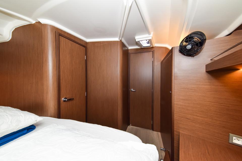 Beneteau Oceanis 40.1 (52)