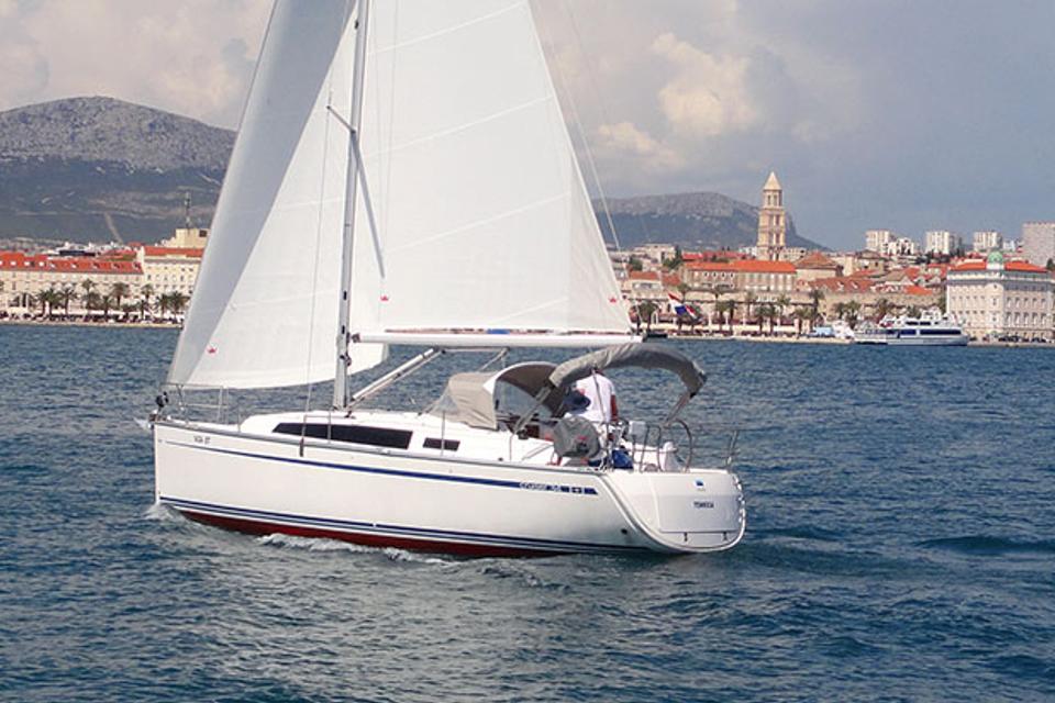 Bavaria Cruiser 34 (12)