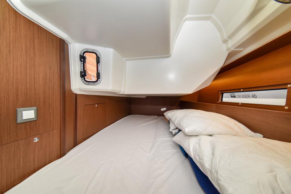 Beneteau Oceanis 40.1 (18)