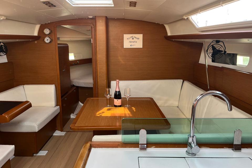 Jeanneau Sun Odyssey 419 (2)