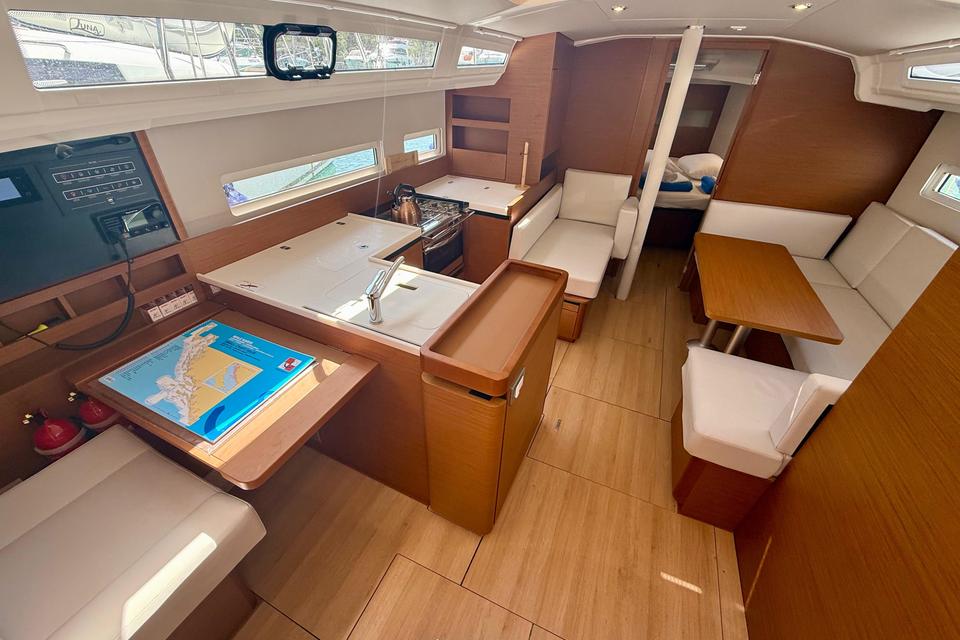 Jeanneau Sun Odyssey 410 (8)