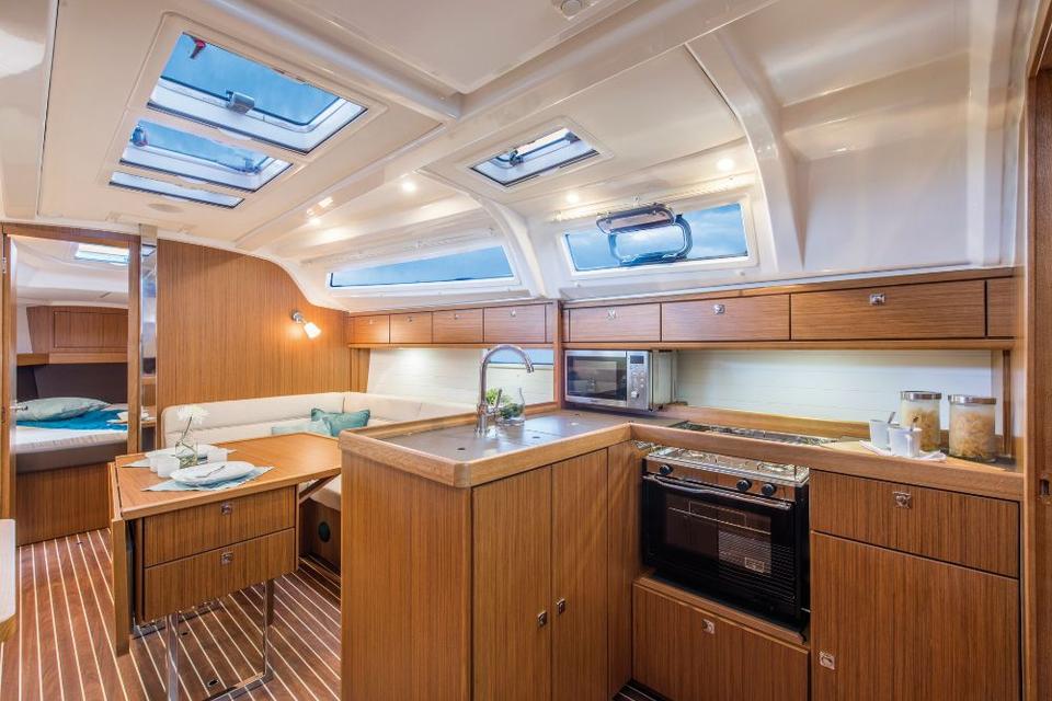 Bavaria Cruiser 37 (11)