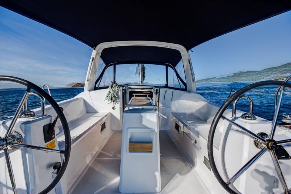 Beneteau Oceanis 38 (11)