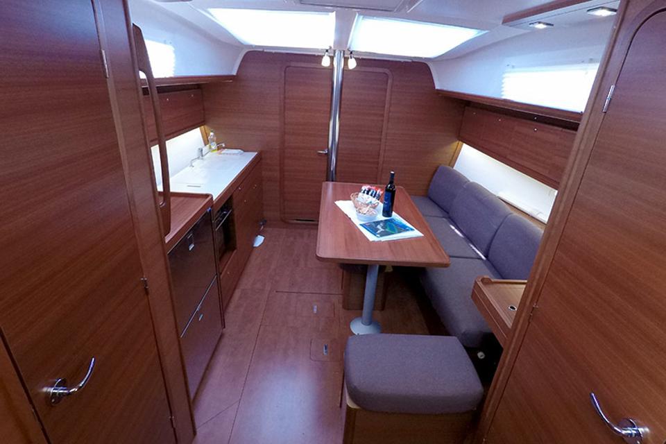 Dufour 382 Grand Large (2)