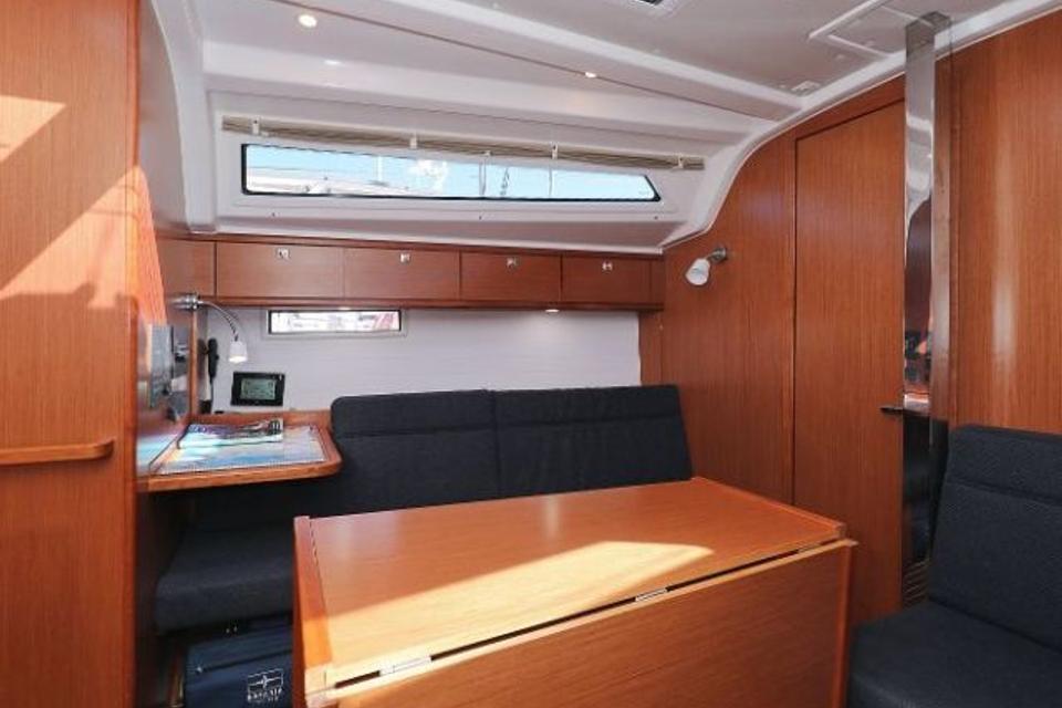 Bavaria Cruiser 37 (31)