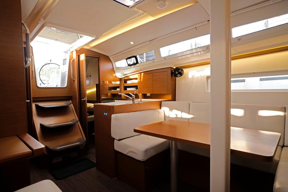 Jeanneau Sun Odyssey 380 (26)
